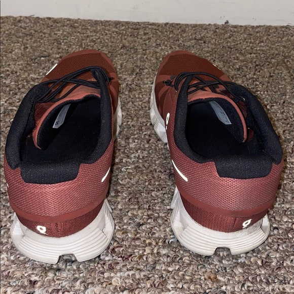 Men’s On Cloud 5 On Running Shoes in Ruby/Rust - Picture 5 of 7